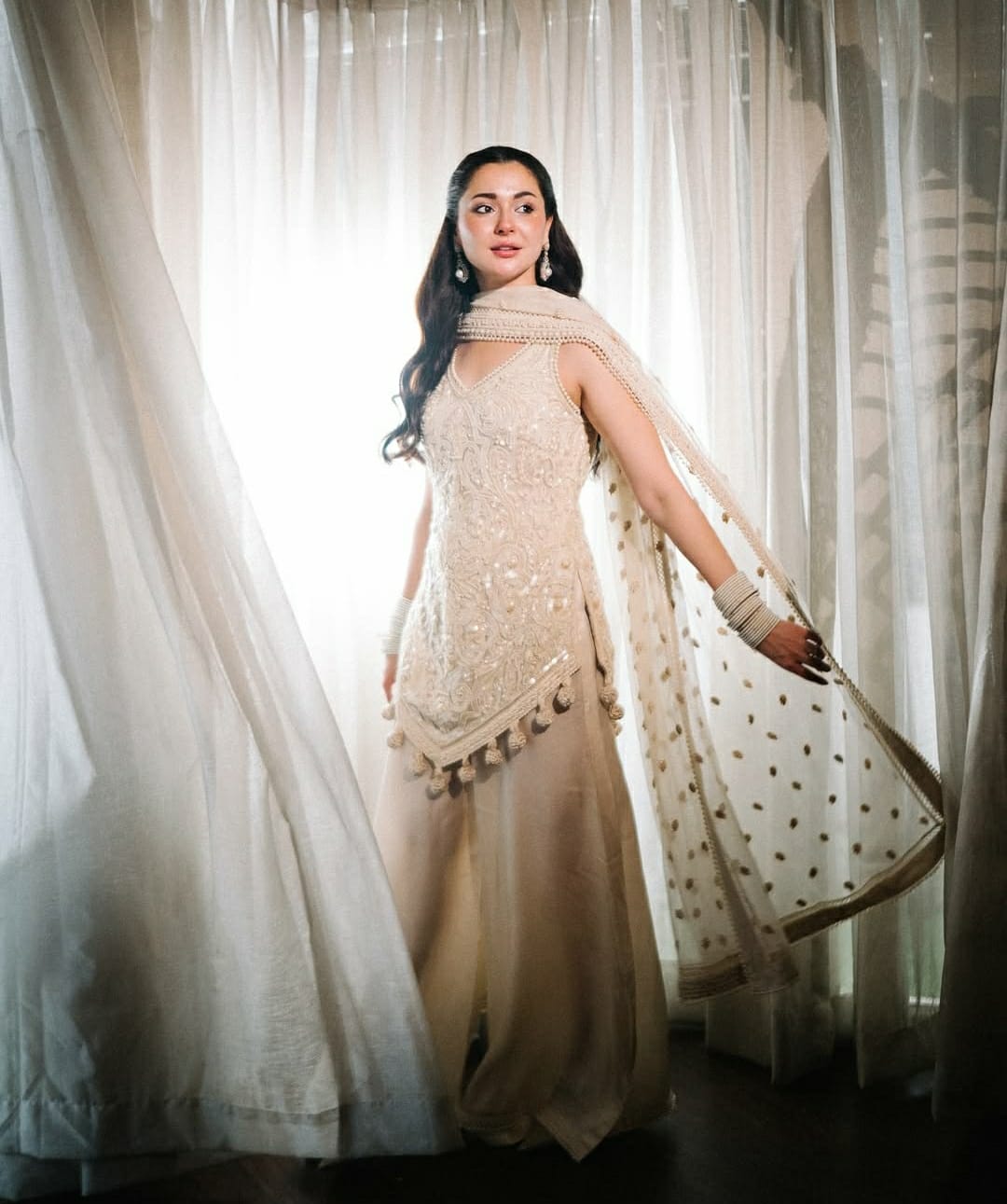 Border dupatta with booties - Rizwan Beyg Design