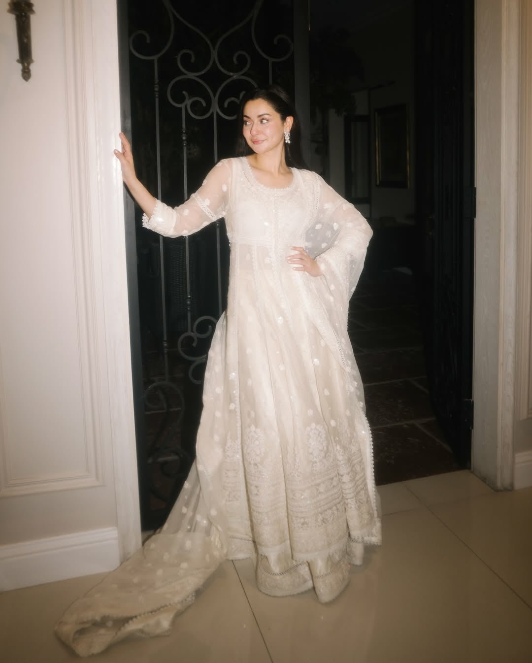 Hania amir - White pishwas - Rizwan Beyg Design