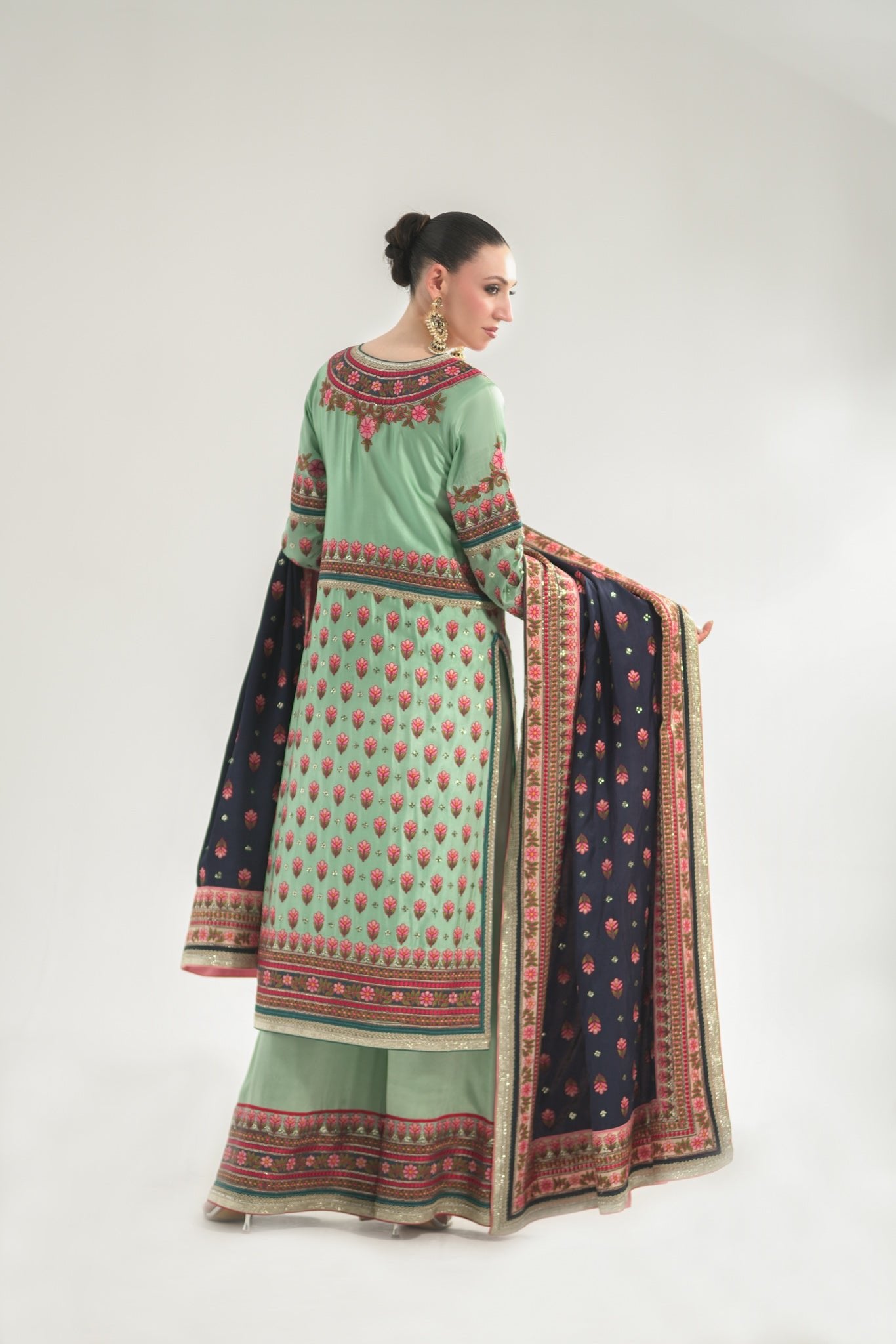 Nilofer Aqua - Rizwan Beyg Design