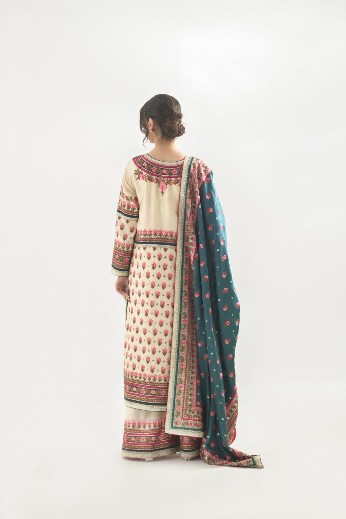 Nilofer White - Rizwan Beyg Design