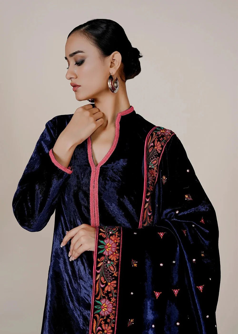 The Regal Charm of Shahaana: Dressing Like Royalty - Rizwan Beyg Design