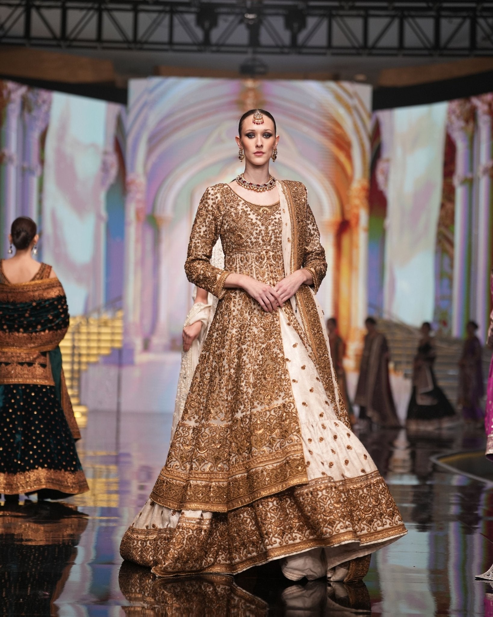 Maleyha White & Gold - Rizwan Beyg Design