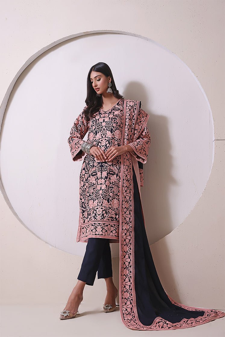 dori embroidered kurta with navy blue dupatta